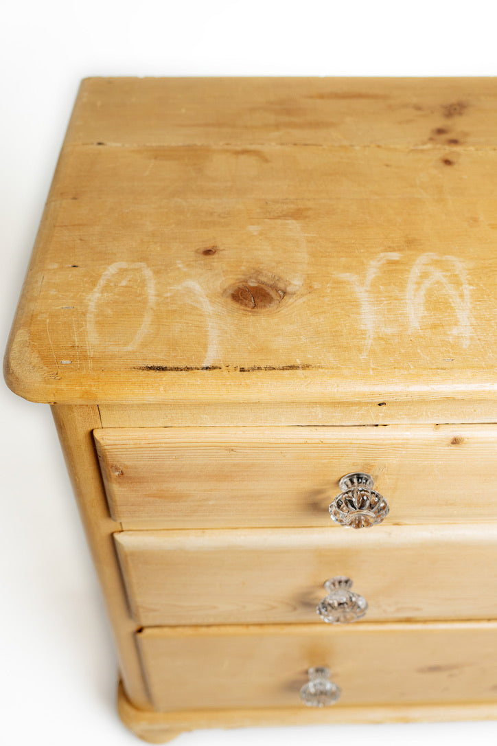 English Pine Chest of Drawers With Glass Knobs