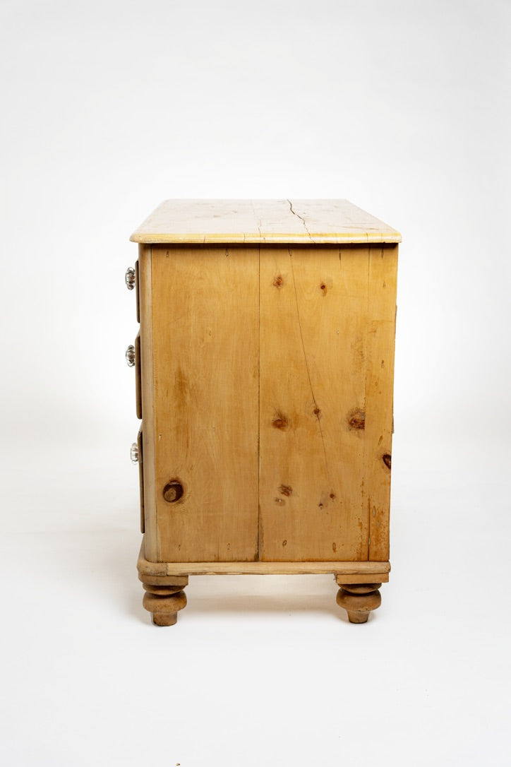 English Pine Chest of Drawers With Glass Knobs