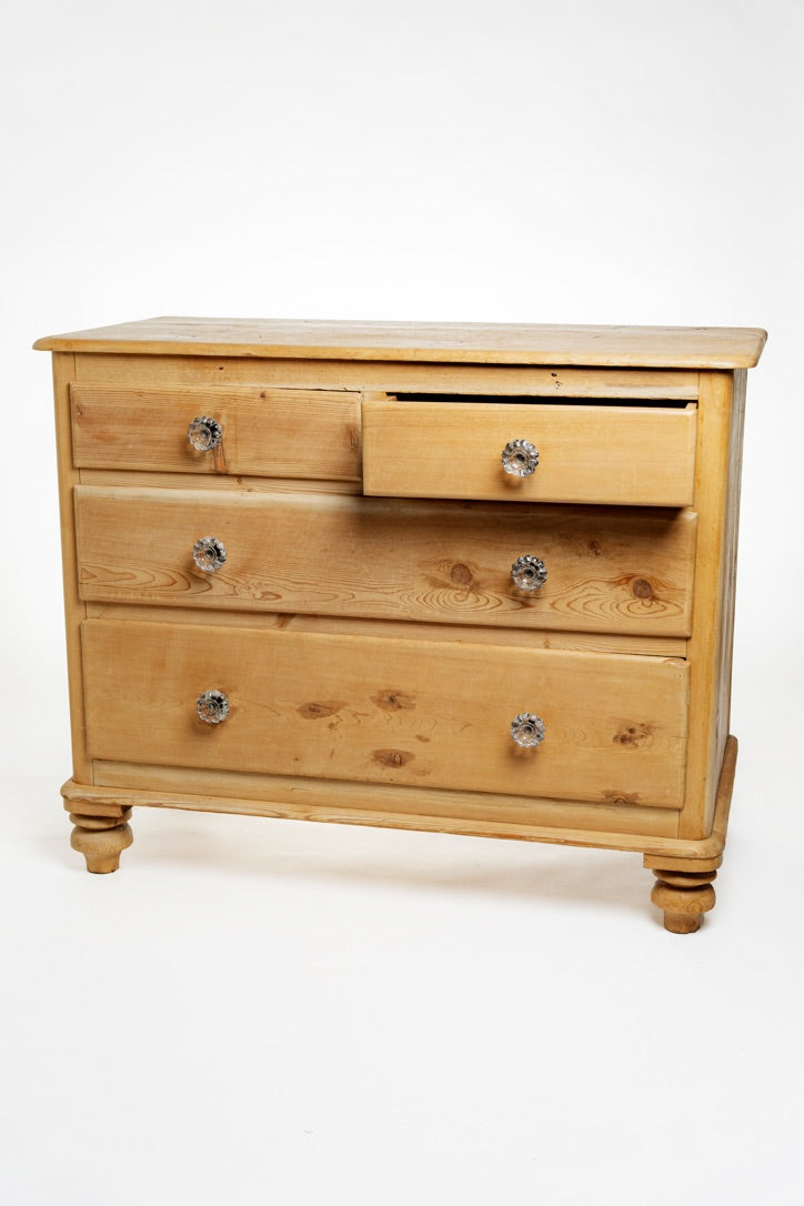 English Pine Chest of Drawers With Glass Knobs