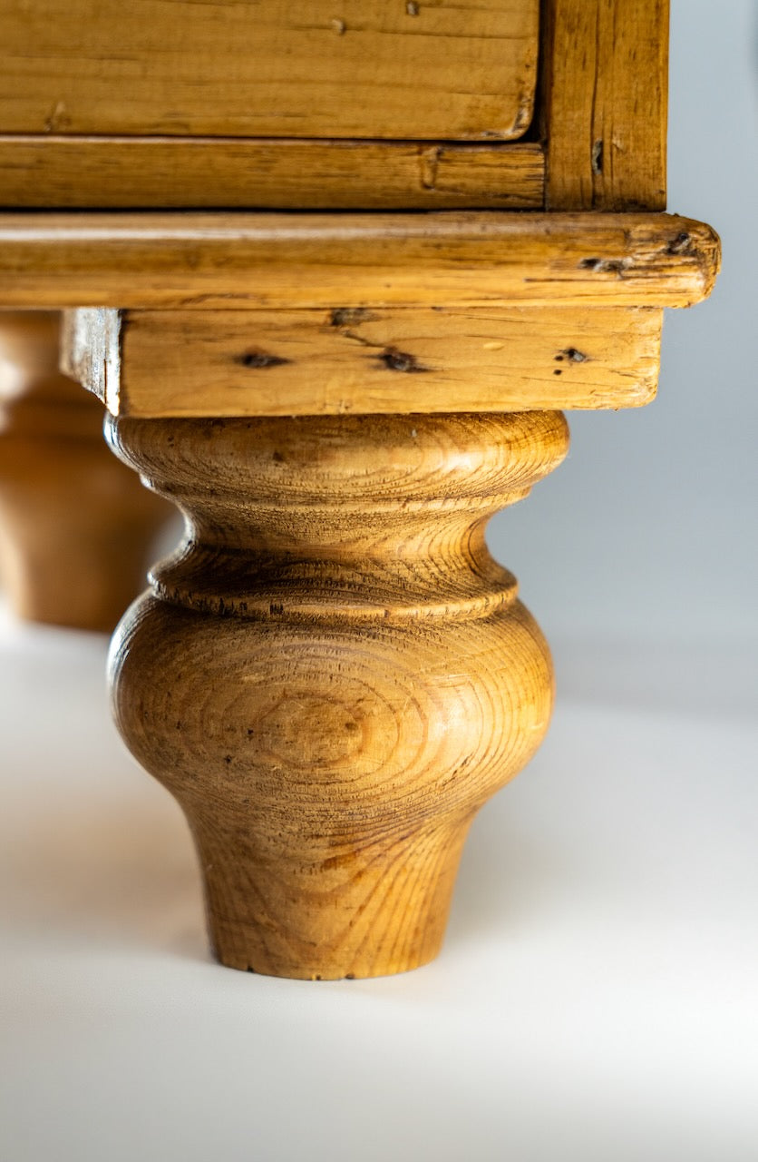 Victorian English Pine Chest of Drawers